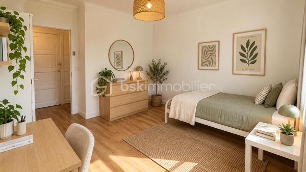 Idéalement situé à Caen, rue du Gaillon, à proximité du centre-ville, des commerces, des transports et de l’université, découvrez cet appartement T4 offrant de beaux volumes et une superficie de 96,91 m² Loi Carrez.

Situé au 3e étage sans ascenseur, il se compose d’une entrée, d’un séjour-salon, d’une cuisine avec arrière-cuisine, de trois chambres, d’une salle d’eau, d’un WC indépendant ainsi que de dégagements et espaces de rangement.

Les charges de copropriété comprennent notamment le chauffage collectif, l’eau chaude et l’eau froide.

Possibilité d’acquérir en complément un garage et une cave.

Grâce à sa belle superficie et à sa situation au cœur de Caen, cet appartement conviendra aussi bien à une résidence principale qu’à un projet d’investissement.

Pour tout renseignement complémentaire ou pour organiser une visite, contactez-nous.