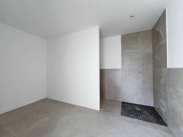 Maison neuve à vendre à St Melaine sur Aubance de plain-pied 4 chambres sur un terrain de plus de 400m²