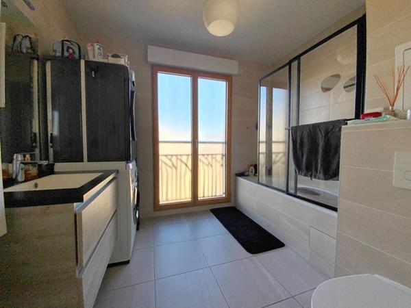 Appartement  3 chambres 85 m2 avec balcon