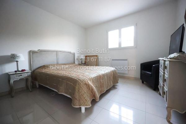 Villa 207 m² ,5 chambres sur terrain de 1458 m² avec piscine à Donzère 550 000 HAI