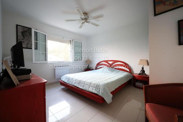 Villa 207 m² ,5 chambres sur terrain de 1458 m² avec piscine à Donzère 550 000 HAI