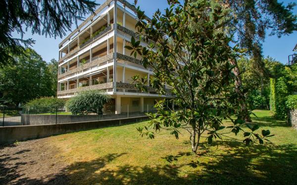 Appartement à vendre    4 pièces • 103,51 m2 Pau