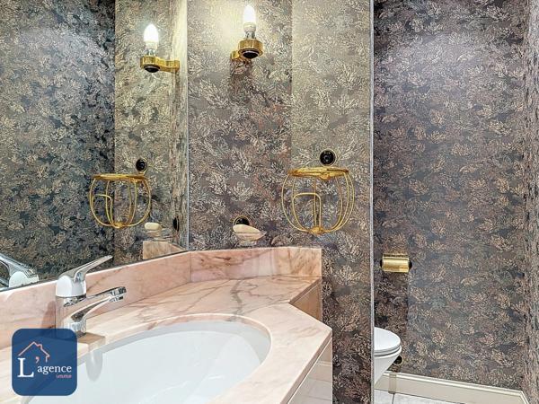 Appartement familial de standing – 5 chambres – Terrasse 213 m² – Jardin privatif 500 m² – Double garage – Cave – Prévessin-Moëns 01280