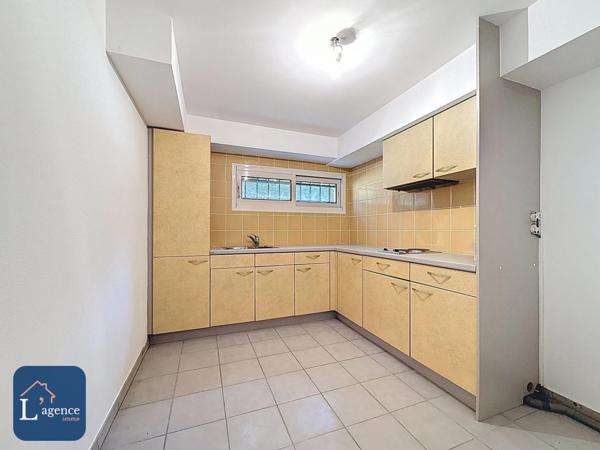 Appartement familial de standing – 5 chambres – Terrasse 213 m² – Jardin privatif 500 m² – Double garage – Cave – Prévessin-Moëns 01280