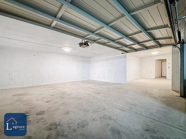 Appartement familial de standing – 5 chambres – Terrasse 213 m² – Jardin privatif 500 m² – Double garage – Cave – Prévessin-Moëns 01280