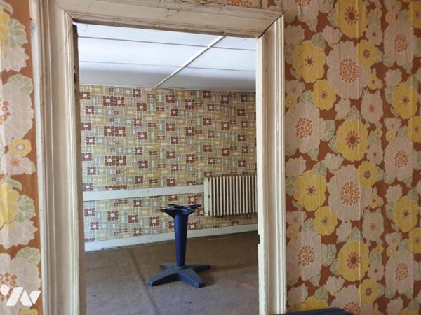 Immeuble avec local et logement de fonction pour investisseurs 