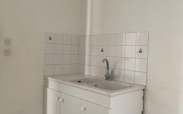 Appartement à louer    3 pièces • 69,63 m2 Vallon-Pont-d'Arc