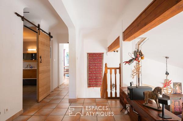 Maison de caractère dépendance avec piscine et vue