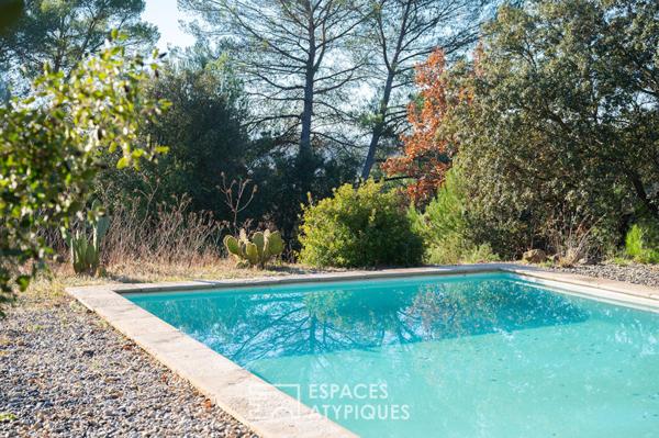 Maison de caractère dépendance avec piscine et vue