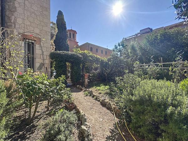 Maison à vendre    5 pièces • 150,87 m2    Menton