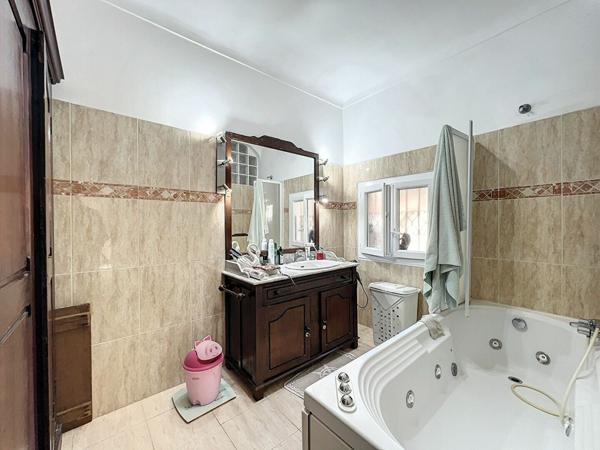 Maison à vendre    5 pièces • 150,87 m2    Menton