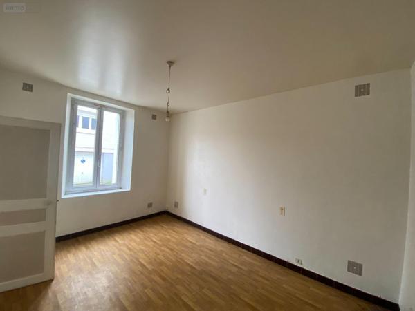 Maison de ville à vendre à Mayet dans la Sarthe (72360), ref : MAIS/0061