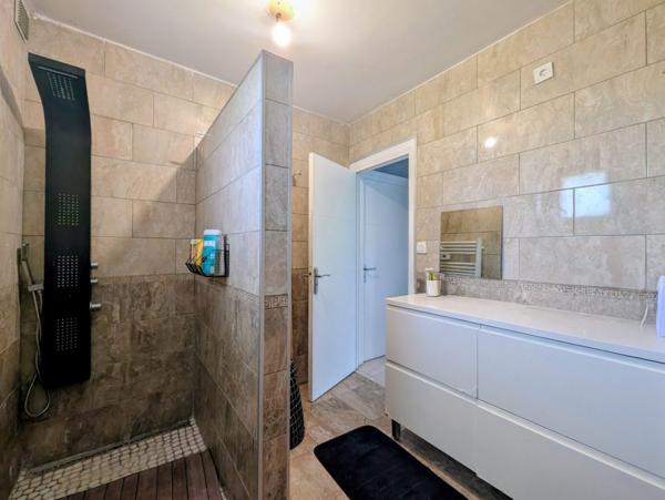 Maison traditionnelle de 7 pièces