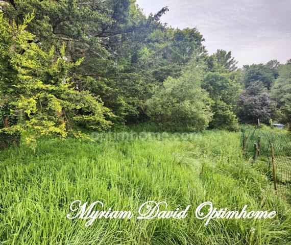 🏡 Terrain constructible à Rostrenen – Vivez au calme à deux pas du centre-ville !