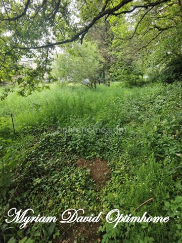 🏡 Terrain constructible à Rostrenen – Vivez au calme à deux pas du centre-ville !