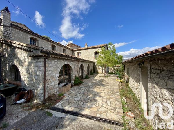 Maison à vendre 7 pièces 332 m² Châteauneuf-Villevieille