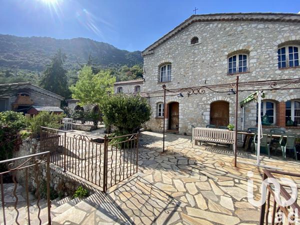 Maison à vendre 7 pièces 332 m² Châteauneuf-Villevieille