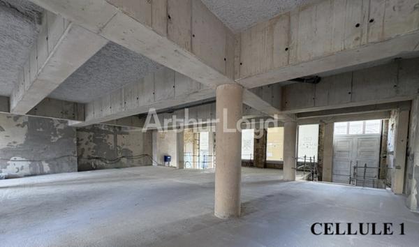 PIED D'IMMEUBLE EN HYPER CENTRE DE SAINT-OMER