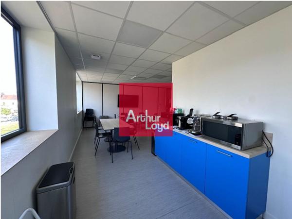 BUREAUX A LOUER + COMMERCE DANS IMMEUBLE RECENT A SEYSSINET PARISET