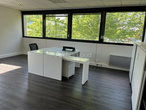 BUREAUX à VENDRE de 187 m²