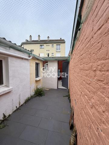 SAINT HONORÉ - MAISON D'ENVIRON 65M² AVEC COUR