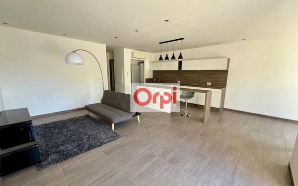 Maison à vendre    3 pièces •  Sotta