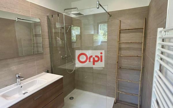 Maison à vendre    3 pièces •  Sotta