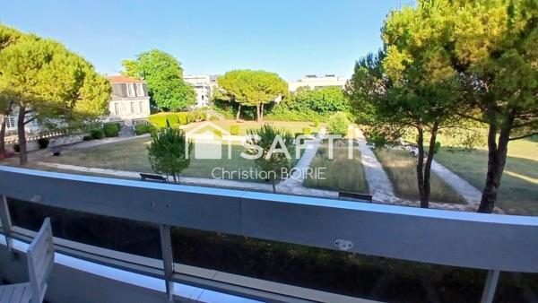 ROYAN 17200. Agréable appartement de 72 m² habitable avec balcon. A 500 m du marché central et de la grande plage