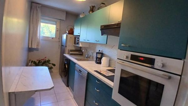 ROYAN 17200. Agréable appartement de 72 m² habitable avec balcon. A 500 m du marché central et de la grande plage