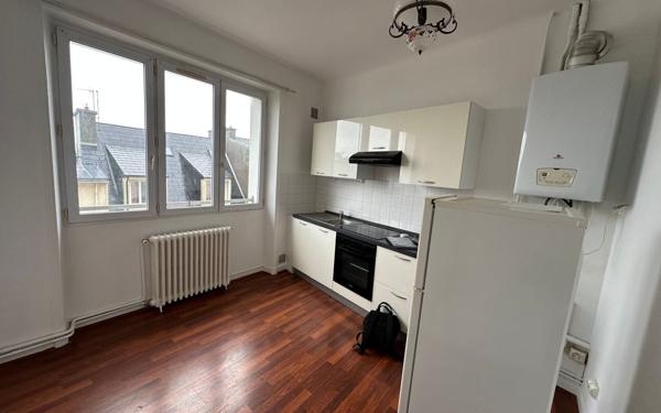 Immeuble à vendre    2 pièces • 220 m2 Brest