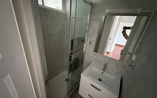 Immeuble à vendre    2 pièces • 220 m2 Brest