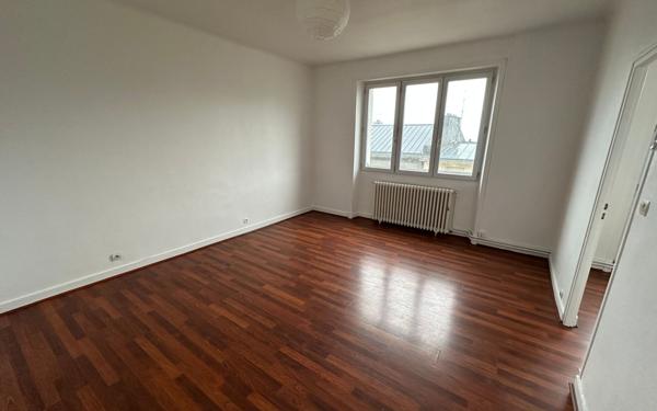 Immeuble à vendre    2 pièces • 220 m2 Brest