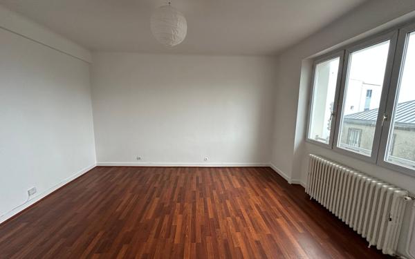 Immeuble à vendre    2 pièces • 220 m2 Brest