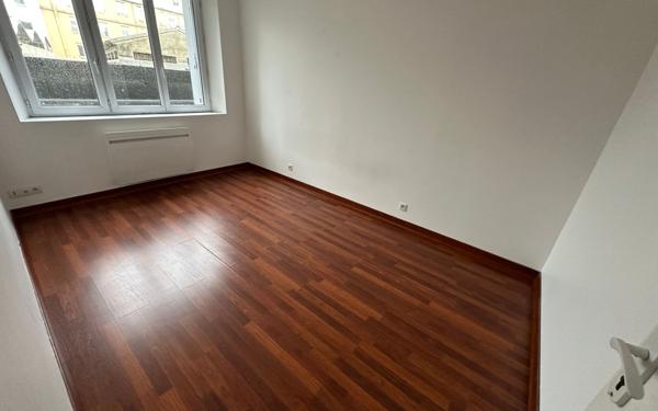Immeuble à vendre    2 pièces • 220 m2 Brest
