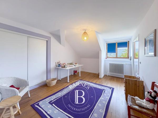 Chambéry, Maison 8 Chambres -  335 m² à vendre