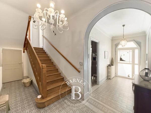 Chambéry, Maison 8 Chambres -  335 m² à vendre