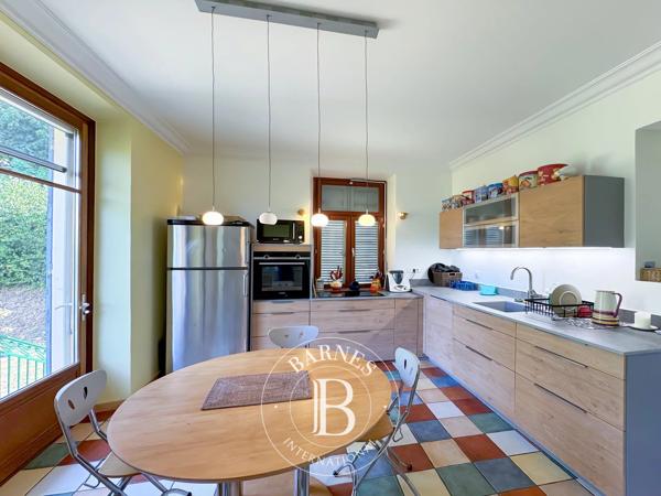 Chambéry, Maison 8 Chambres -  335 m² à vendre