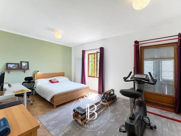 Chambéry, Maison 8 Chambres -  335 m² à vendre