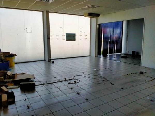 A VENDRE 480M² BUREAU COMMERCIAL POITIERS NORD - ZONE COMMERCIALE LES PORTES DU FUTUR