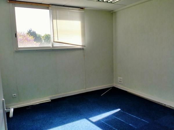 A VENDRE 480M² BUREAU COMMERCIAL POITIERS NORD - ZONE COMMERCIALE LES PORTES DU FUTUR