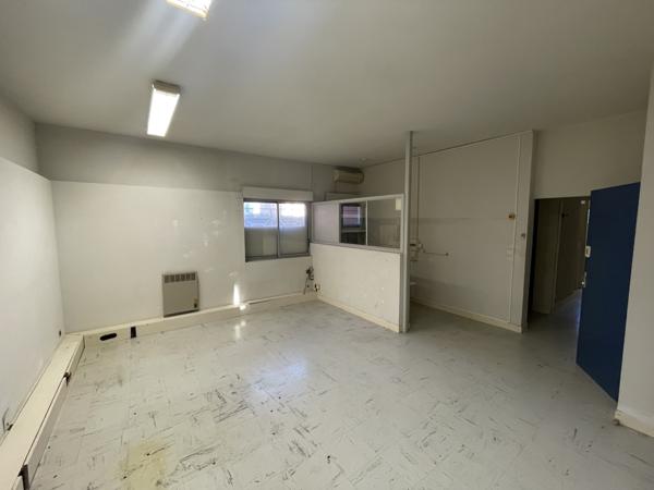 Bureaux de plain pied à louer à Béziers, secteur médical et hôpital.