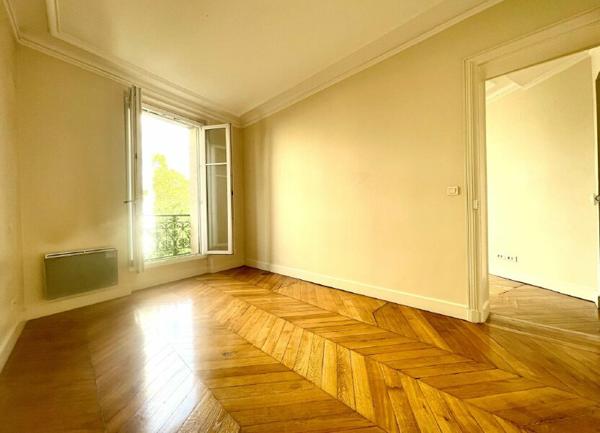 Appartement à vendre    2 pièces • 44,26 m2 Paris 18