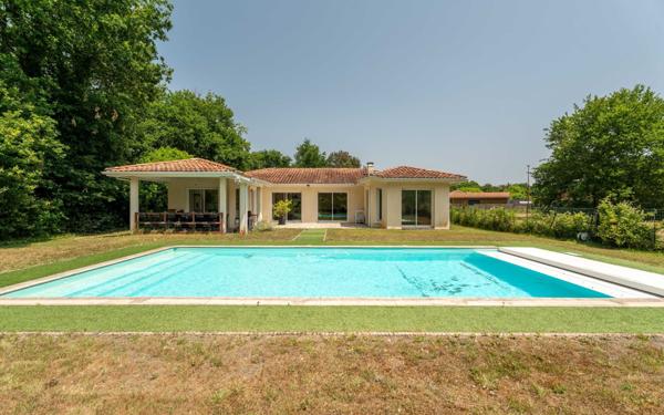 Maison à vendre    7 pièces •  Gastes