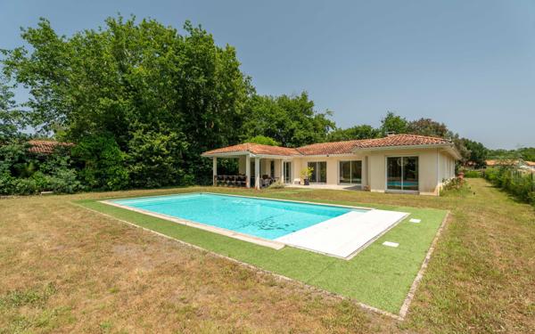 Maison à vendre    7 pièces •  Gastes