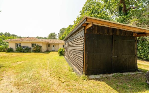 Maison à vendre    7 pièces •  Gastes