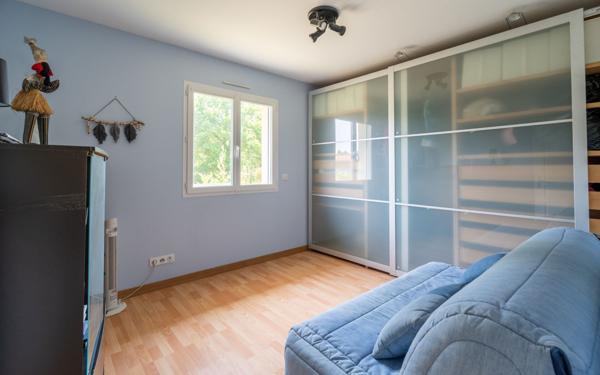 Maison à vendre    7 pièces •  Gastes