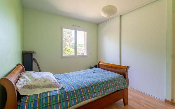 Maison à vendre    7 pièces •  Gastes