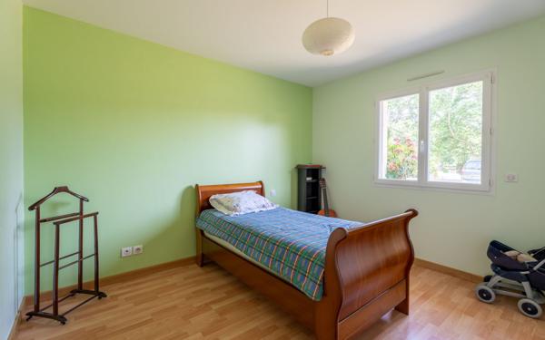 Maison à vendre    7 pièces •  Gastes