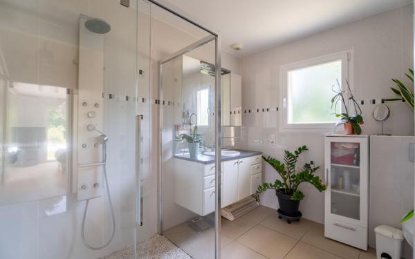 Maison à vendre    7 pièces •  Gastes