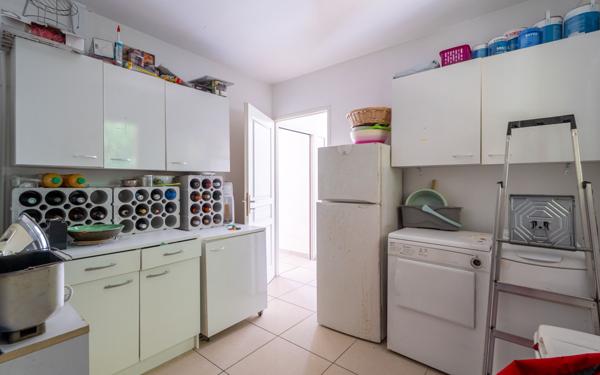 Maison à vendre    7 pièces •  Gastes